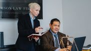 Pe ce salariu intră un avocat fără experiență