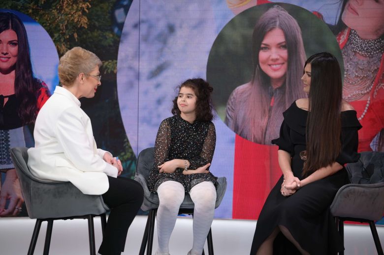 Paula Seling și fiica sa, împreună pentru prima dată într-o apariție televizată; Confesiunile celebrei cântărețe, în platoul emisiunii “Teo Show”, despre decizia de a ține secretă adopția fiicei sale