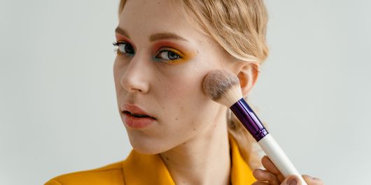 4 sfaturi de care să ții cont pentru a folosi corect produsele de make-up