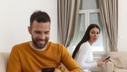 10 semne că partenerul te înșală!