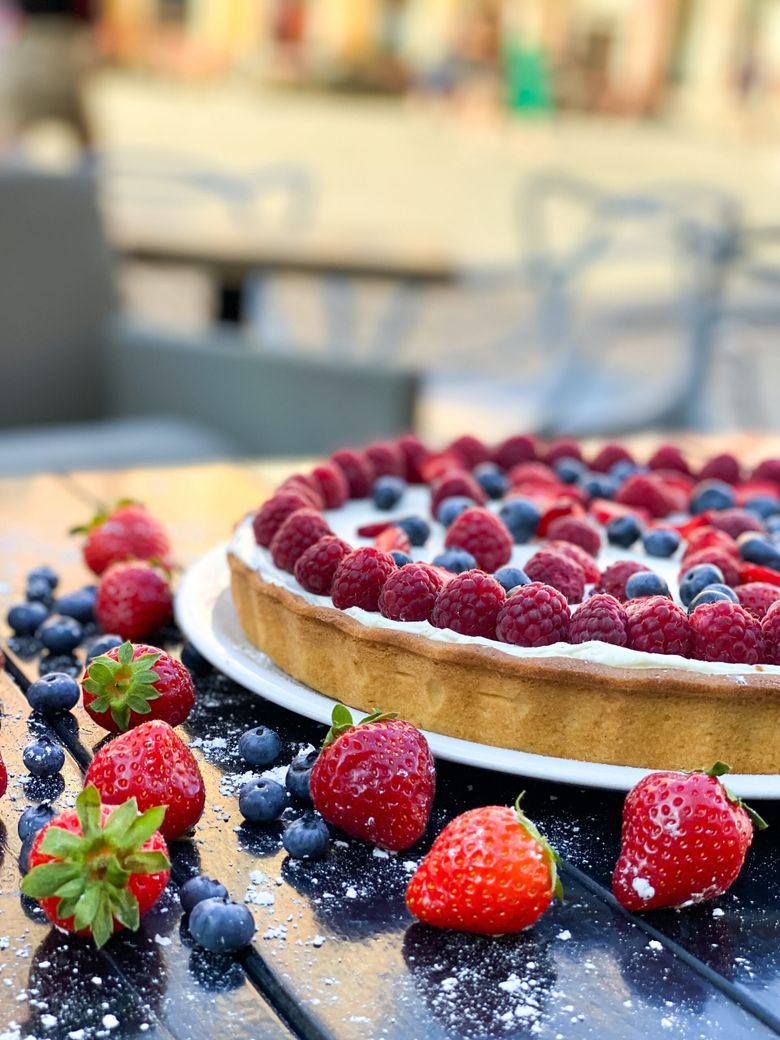 tarta cu crema de branza si fructe proaspete