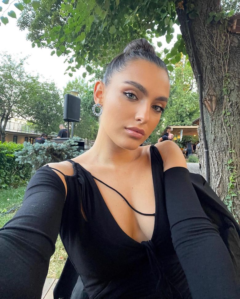 cine este alexia eram