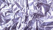 Ce se întâmplă dacă ții o bilă facută din folie de aluminiu în buzunar
