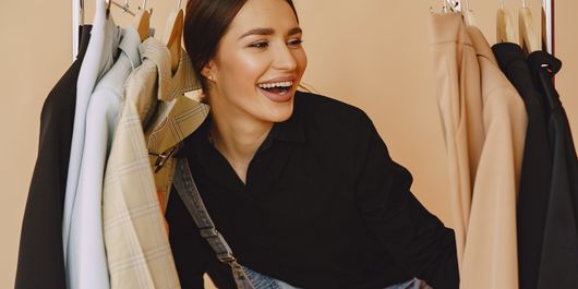 3 creatori de modă pe care să-i urmărești în 2023