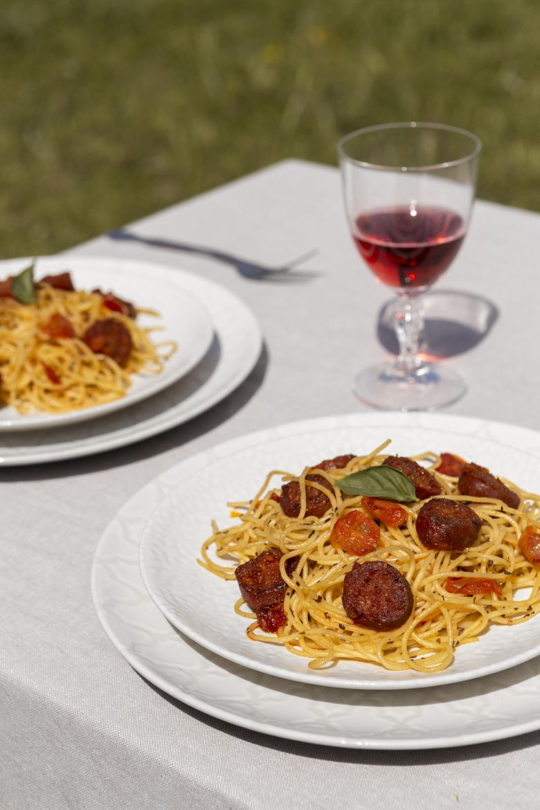 Rețetă de Spaghete cu cârnăciori Chorizo. Valentine’s Day este mai aproape decât crezi!