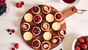 mini cheesecake cu ciocolata alba si zmeura