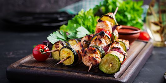 Frigărui de pui cu legume. Călătorie culinară prin bucatele delicioase!