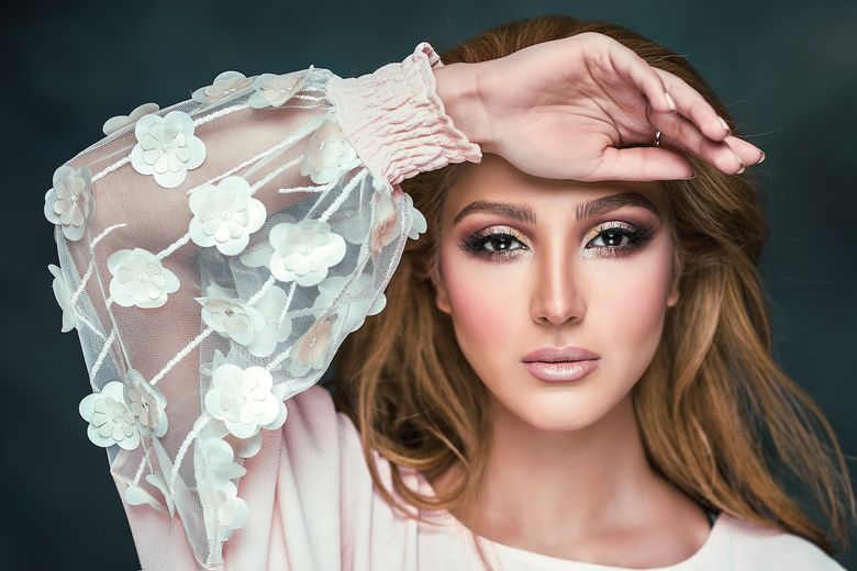 TOP 5 răspunsuri la cele mai frecvente &icirc;ntrebări despre meseria de model de videochat