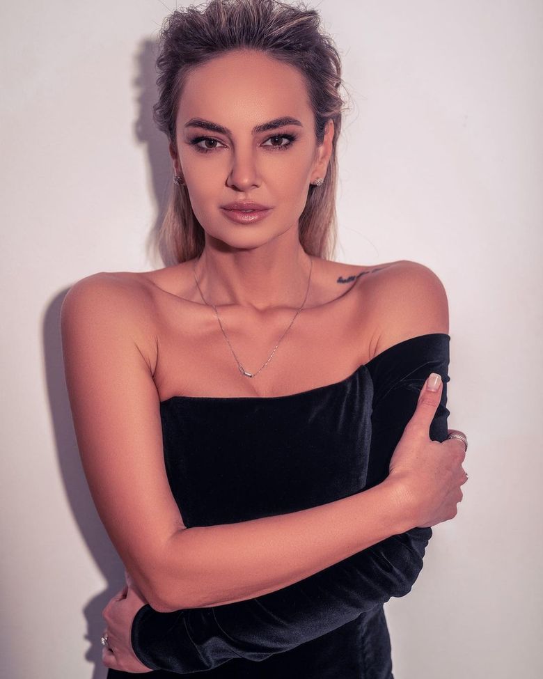 Cine este Roxana Ionescu