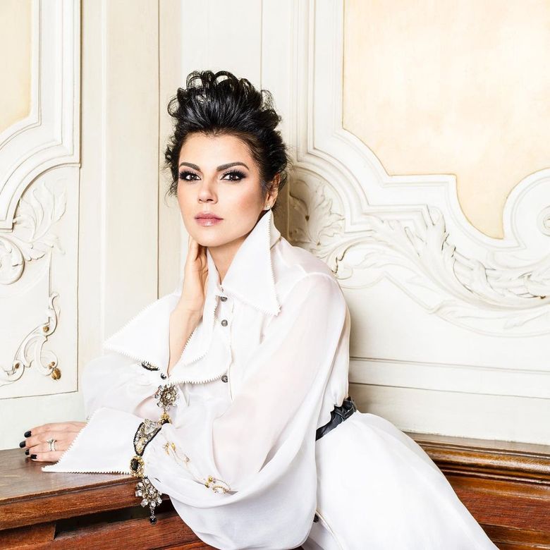 cine este irina nicolae