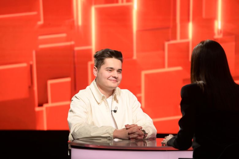 Selly, cel mai tânăr invitat de la “40 de întrebări cu Denise Rifai”. Dezvăluirile celui mai influent român din mediul online, în ediția de duminică a emisiunii de la Kanal D Selly, cel mai tânăr invitat de la “40 de întrebări cu Denise Rifai”. Dezvăluirile celui mai influent român din mediul online, în ediția de duminică a emisiunii de la Kanal D