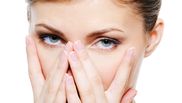 Cum pot diminua femeile ridurile din jurul ochilor