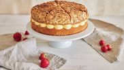 tort cu crema de vanilie si fulgi de migdale