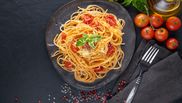 reteta de spaghete cu rosii cherry parmezan si busuioc