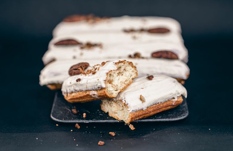 reteta de eclere cu glazura de ciocolata alba si nuci pecan