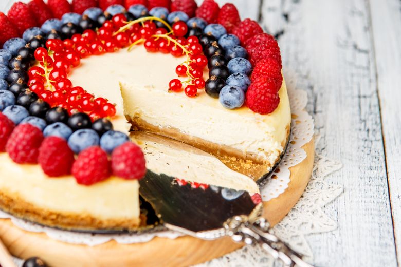 reteta de tort cheeseccake cu zmeura si afine