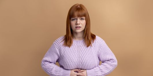 Cum tratați balonarea doar prin alimentație. Mâncați mai încet și mestecați bine alimentele!