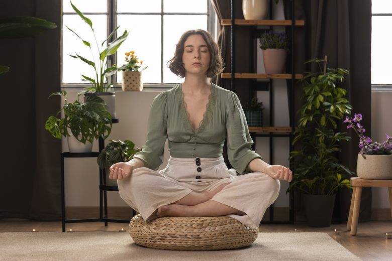 4 beneficii care te vor convinge să practici meditația
