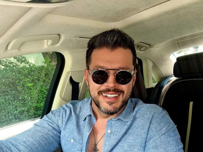 Cine este Victor Slav.  &ldquo;Ar trebui să am mai multă grijă, recunosc, de părinții mei, &icirc;n sensul să comunic mai mult cu ei.&rdquo;