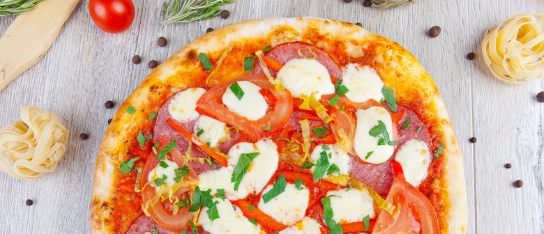 pizza de casa cu blat subtire