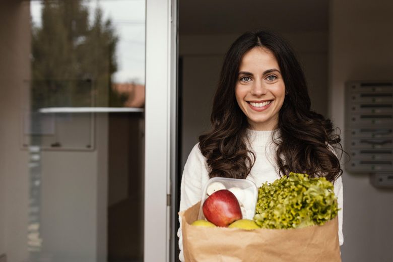 Minciuni și dezamăgiri. Povestea ascunsă a capcanelor din spatele alimentelor comandate online