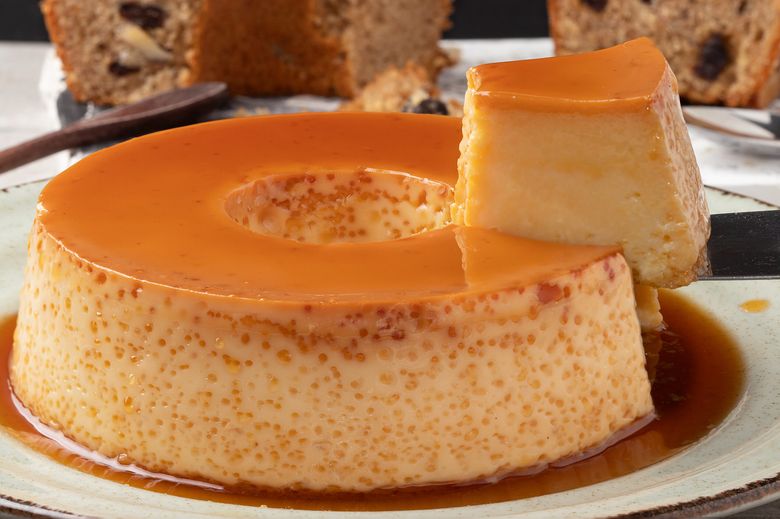 Cremă de zahăr ars. Un desert ușor de preparat cu puține ingrediente!