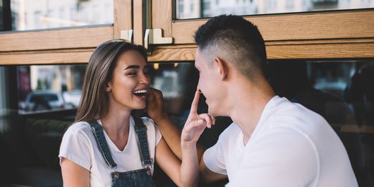7 Moduri prin care sa devii atractivă pentru bărbați. La ce sunt ei atenți?