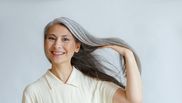 Îngrijirea părului pentru a preveni apariția rădăcinilor albe