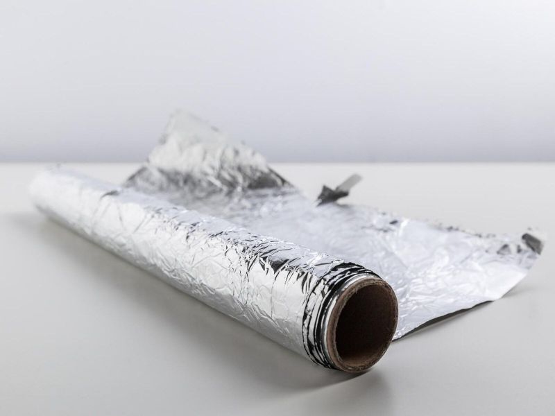 Cum pot gospodinele să desfacă folia de aluminiu, fără să se rupă