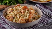 tagliatelle cu creveti si sos alb