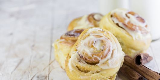 Rulouri cu scorțișoară. Preparatul cunoscut și sub numele de Cinnamon Rolls!