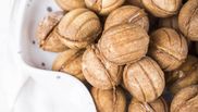 nuci umplute cu crema de caramel