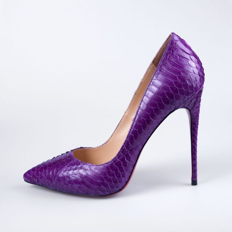 Cine a inventat pantofii cu toc. Primul designer care a produs pantofii cu toc stiletto a fost Roger Vivier