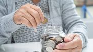 Veste importantă pentru femeile cu pensii mai mici de 1700 de lei! Vor primi bani în plus de la stat