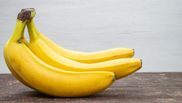 Trucuri utile pentru a păstra banalele proaspete cât mai mult timp
