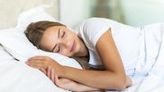 Ce trebuie să pună femeile sub pernă pentru a avea un somn lin și odihnitor