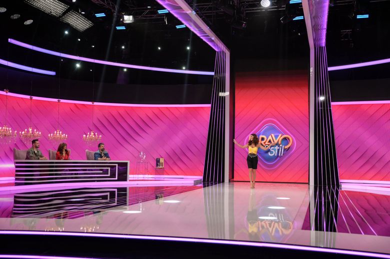 Jurații ”Bravo, ai stil!”, impresionați de styling-ul uneia dintre concurentele emisiunii de la Kanal D2 Jurații ”Bravo, ai stil!”, impresionați de styling-ul uneia dintre concurentele emisiunii de la Kanal D2