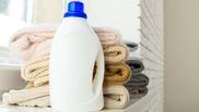 De ce să pui șampon în mașina de spălat
