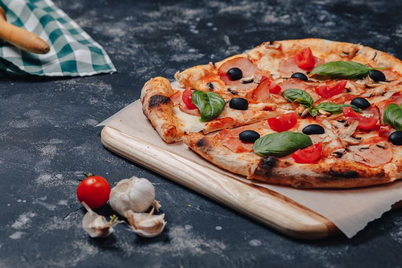 la ce temperatura se coace pizza