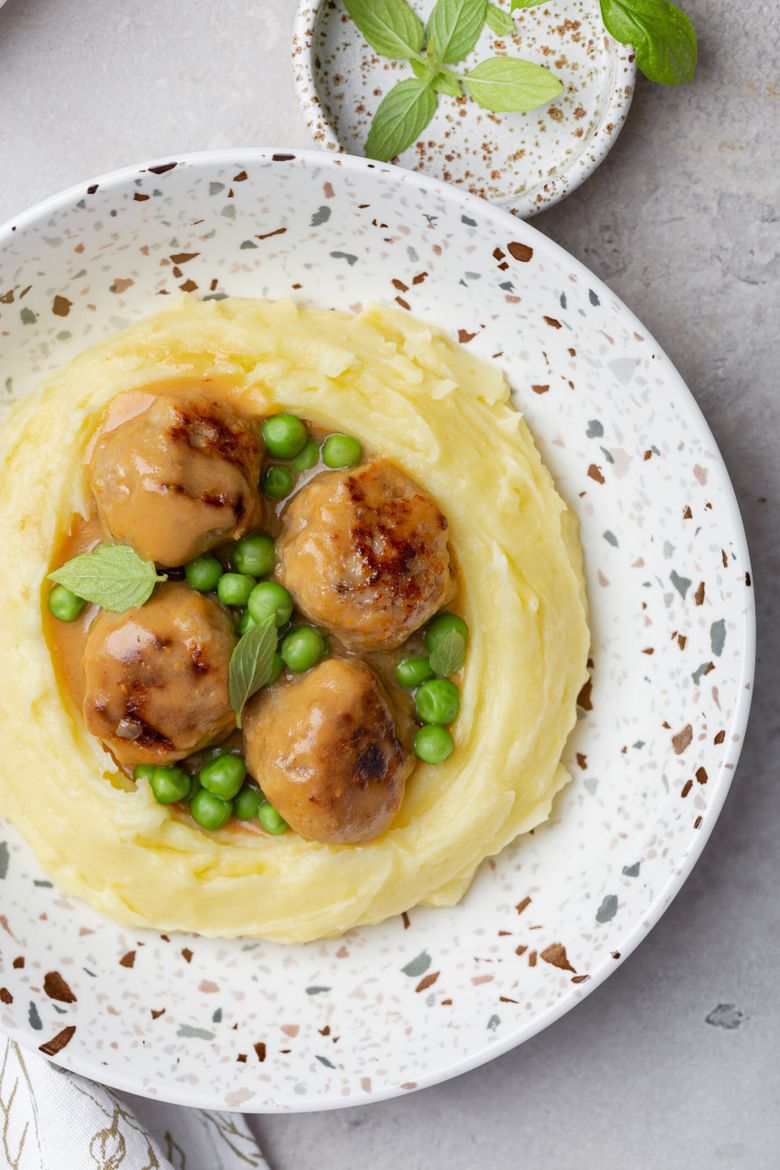 chiftelute suedeze cu sos si piure de cartofi recipe