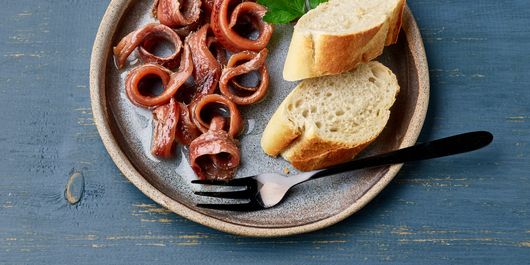 Ce este anșoa și la ce se folosește. Este un ingredient de bază în bucătăria mediteraneană!