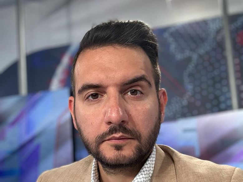 Cine este Adrian Cuculis Cine este Adrian Cuculis. "Nașul lui a venit pe ultima sută de metri, a avut o idee foarte bună, pentru că el realmente a înviat din morți."