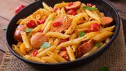 Rețetă de paste cu legume și cârnați chorizo