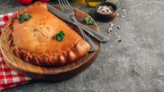 calzone cu sunca si cascaval