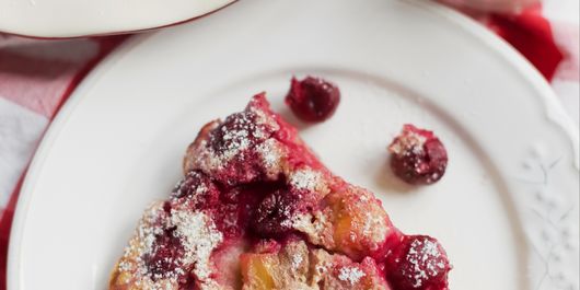 Plăcinta cu cireșe, Clafoutis. O alegere potrivită dacă îți dorești o plăcintă moale și dulce!