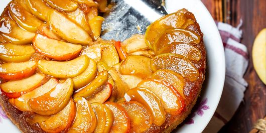 Tartă cu brânză dulce și mere caramelizate. Un amestec de arome nemaipomenit!