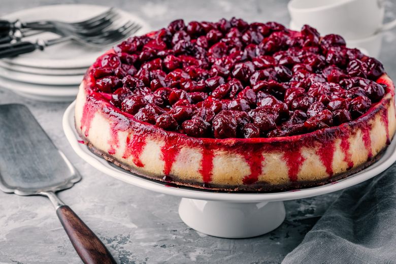 Cheesecake cu vișine. Un desert răcoritor perfect pentru vara!