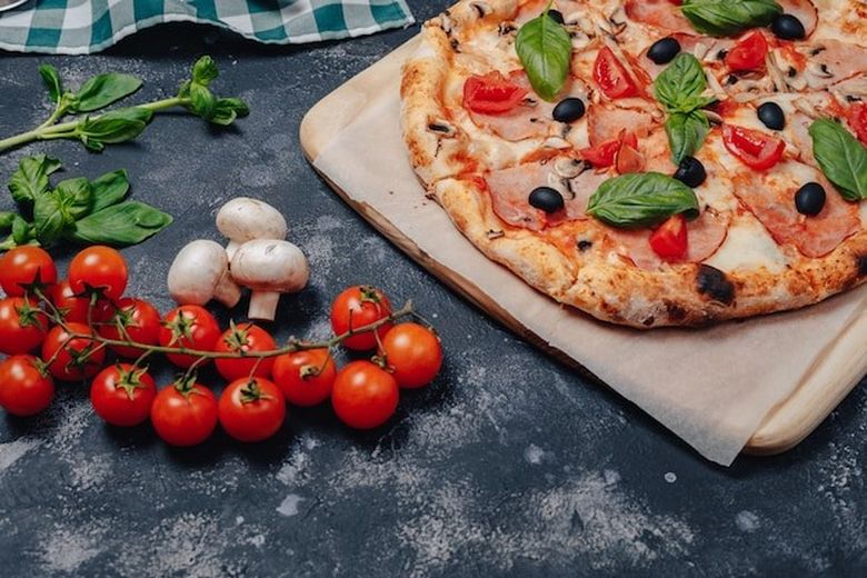 Cel mai bun blat de pizza: 8 secrete pentru o crustă crocantă și gustoasă