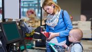 Veste bună pentru angajatele din România! Crește valoarea tichetelor de masă