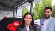 Deea Maxer s-a afișat alături de o mașină de lux! Robert Drilea s-a ocupat de tot în cel mai mic detaliu